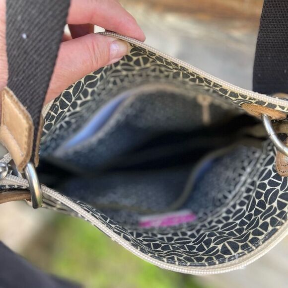 Fossil Key-Per medium black crossbody bag. - Picture 5 of 7